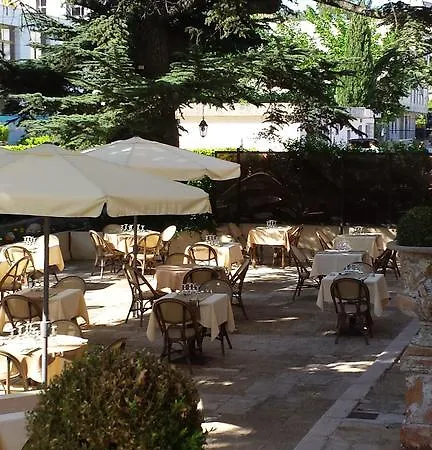 Hostellerie De La Crémaillère Carnoux-en-Provence