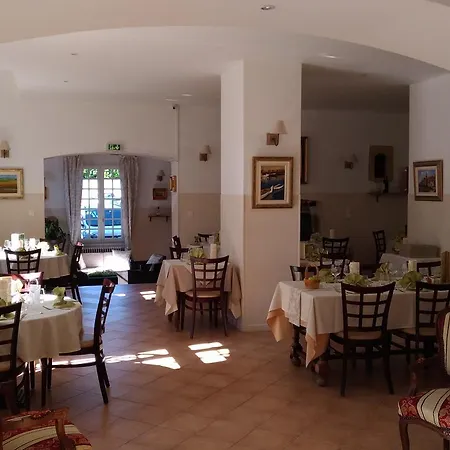 Hostellerie De La Crémaillère Carnoux-en-Provence